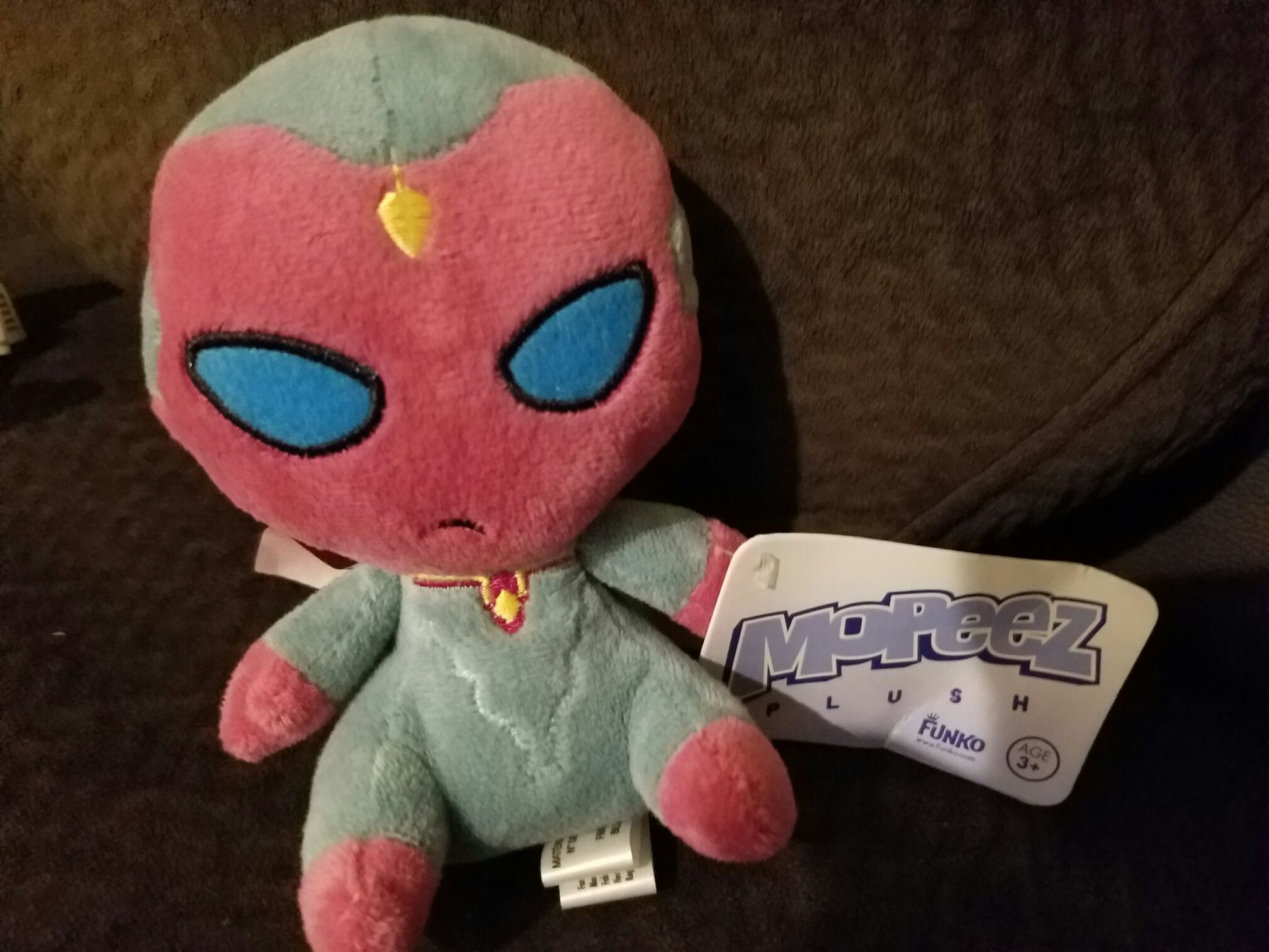 Vision (Marvel)  vinyl figure collectible [Barcode 849803086183] - Main Image 2