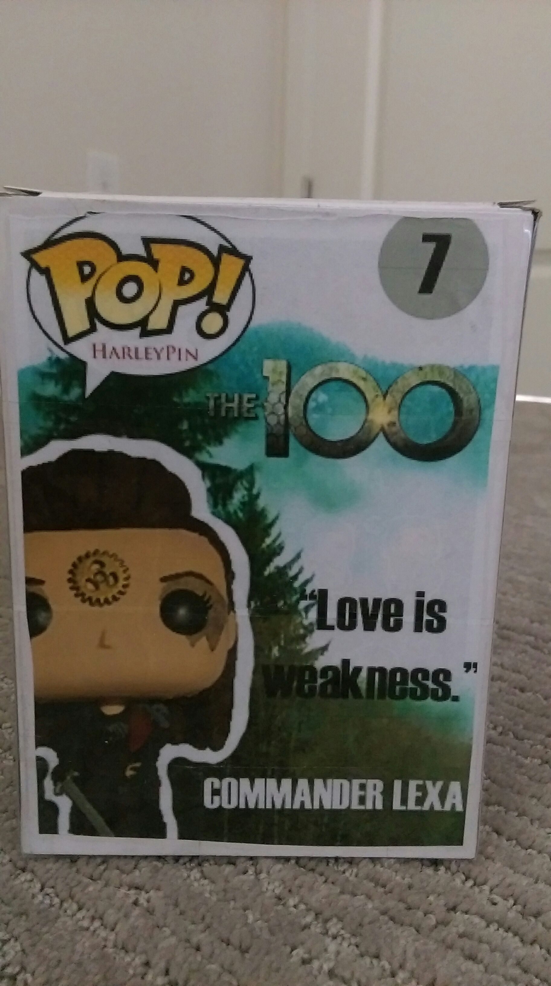 Commander Lexa  vinyl figure collectible - Main Image 2