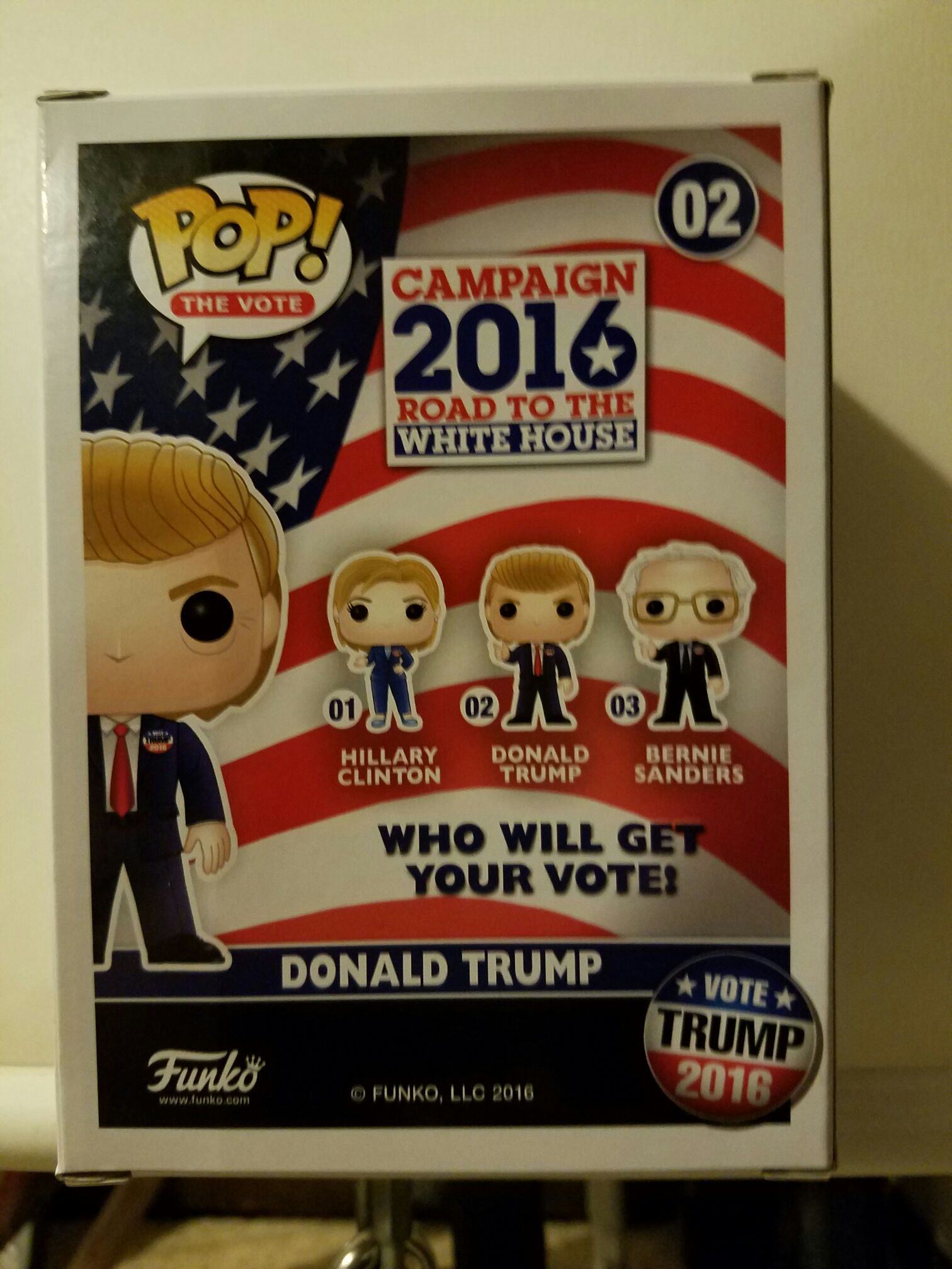 Donald Trump $125  vinyl figure collectible [Barcode 849803105334] - Main Image 2