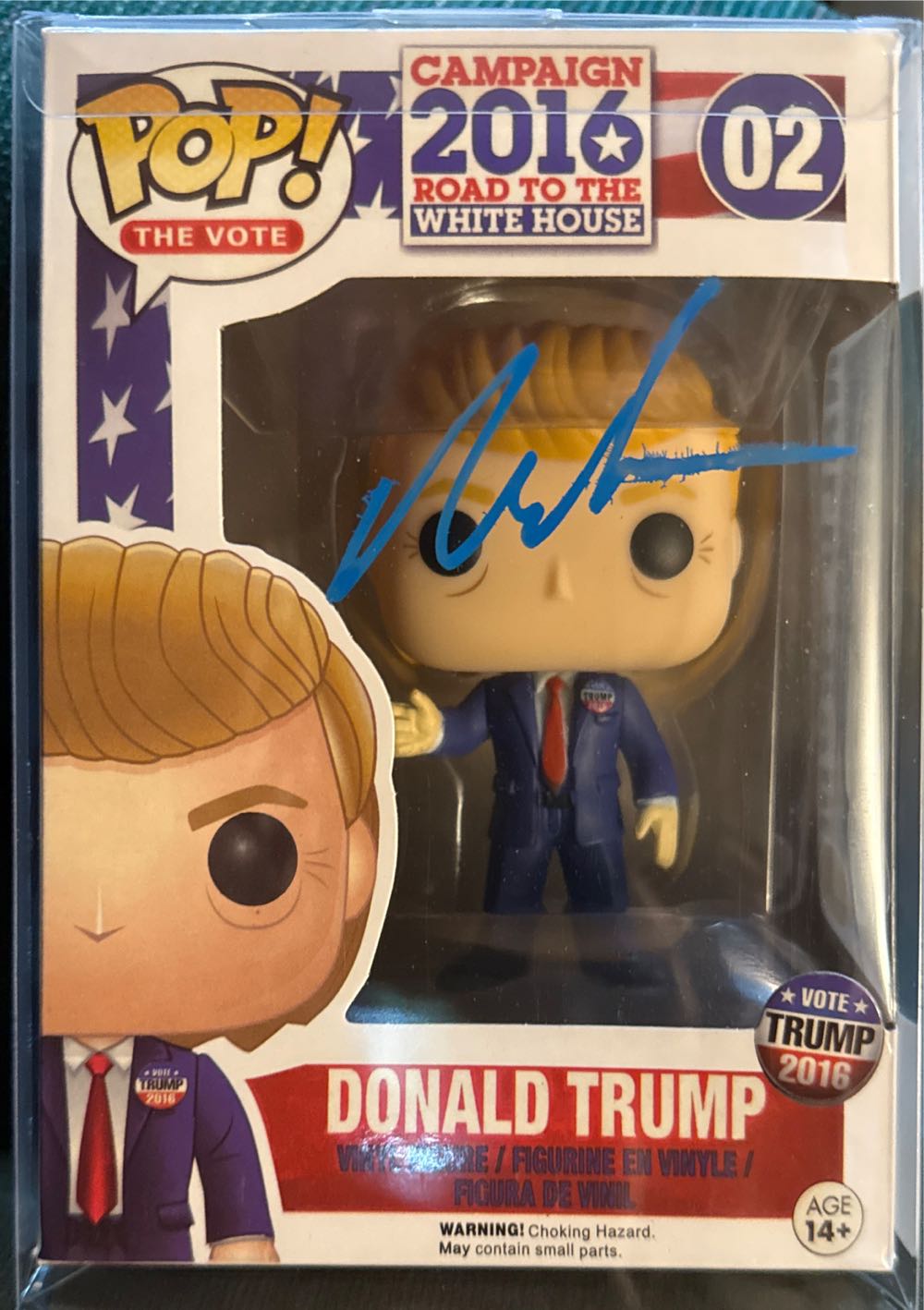 Donald Trump $125  vinyl figure collectible [Barcode 849803105334] - Main Image 3