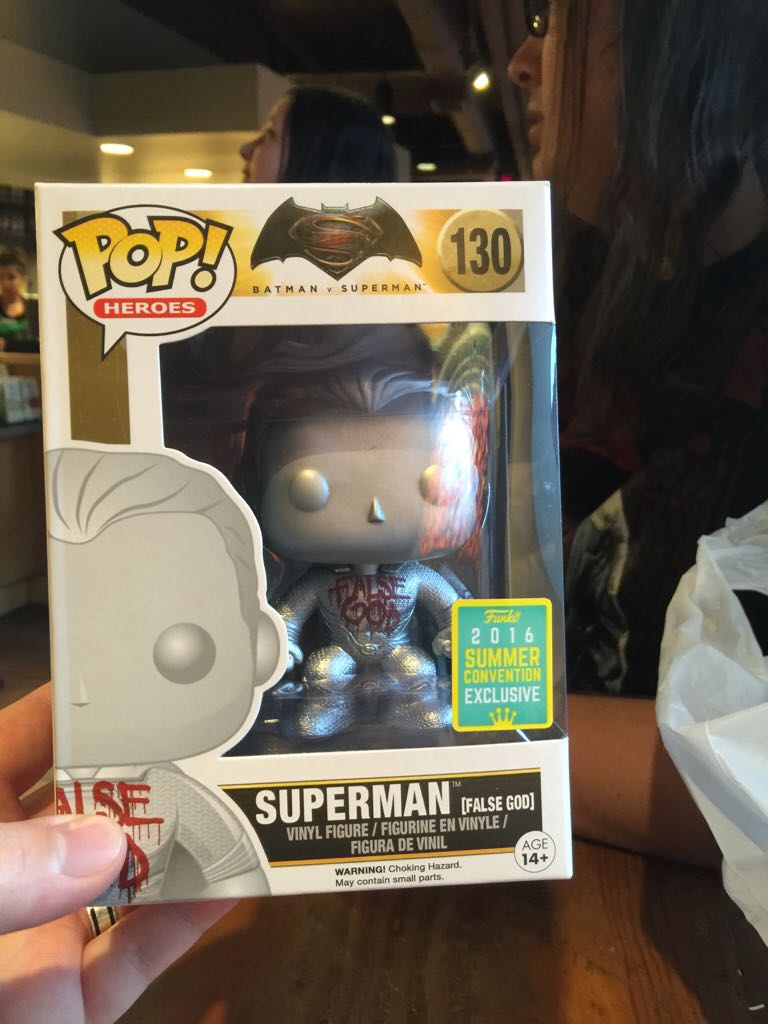 Superman (False God)  vinyl figure collectible - Main Image 2