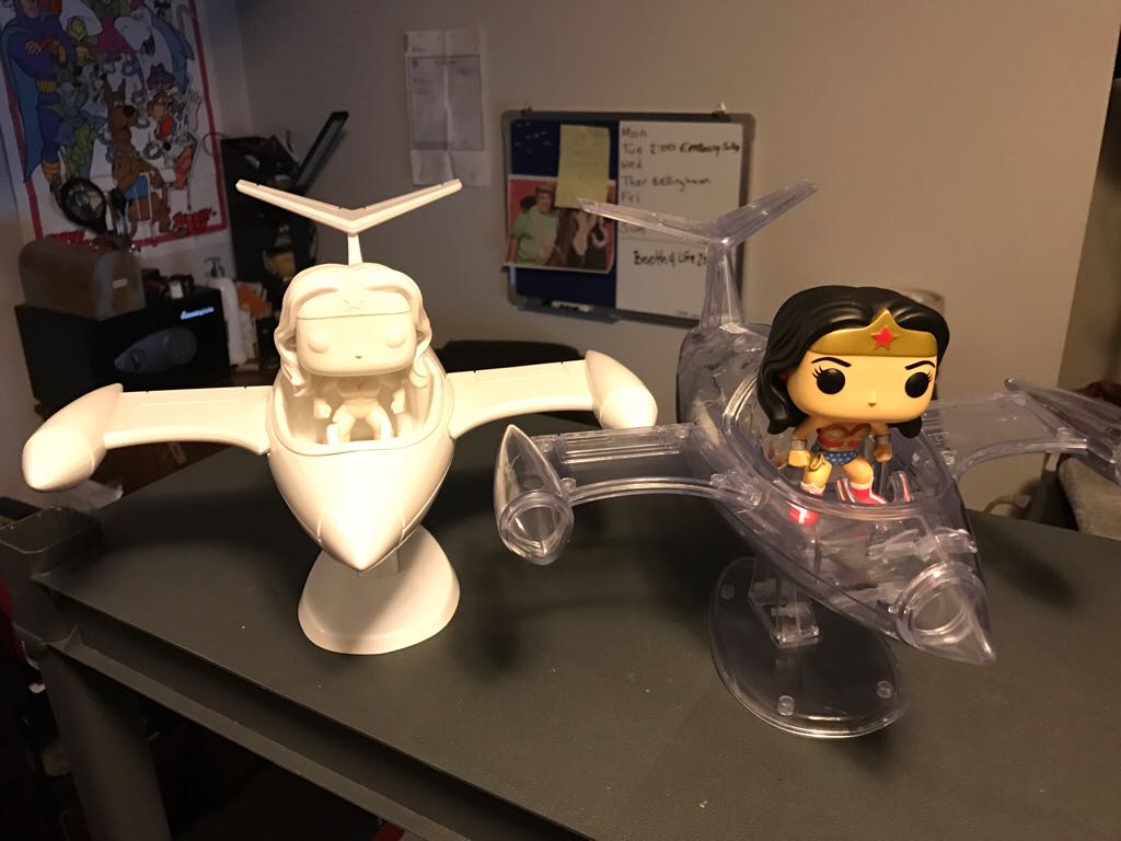 DC Rides Invisible Jet ”Wonder Woman” - Wonder Woman vinyl figure collectible - Main Image 2