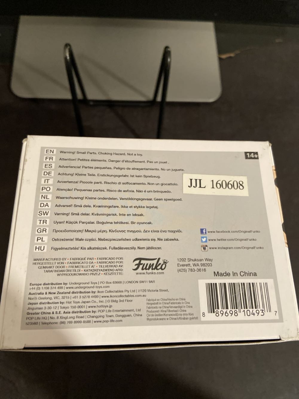 Captain Kirk (Survival Suit) (Exclusive F.Y.E.) - Star Trek vinyl figure collectible [Barcode 889698104937] - Main Image 4