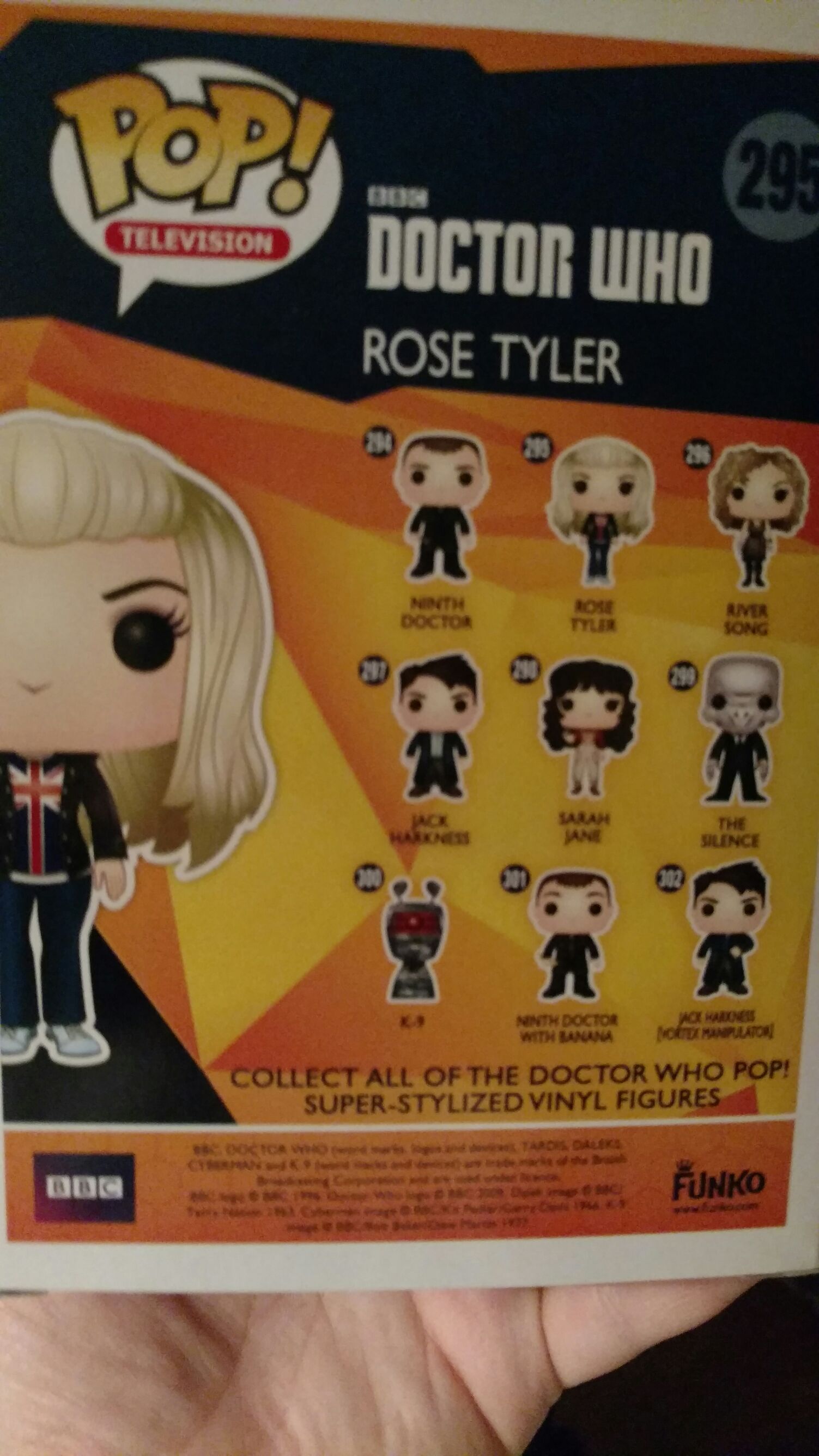 Rose Tyler - Doctor Who vinyl figure collectible - Main Image 2