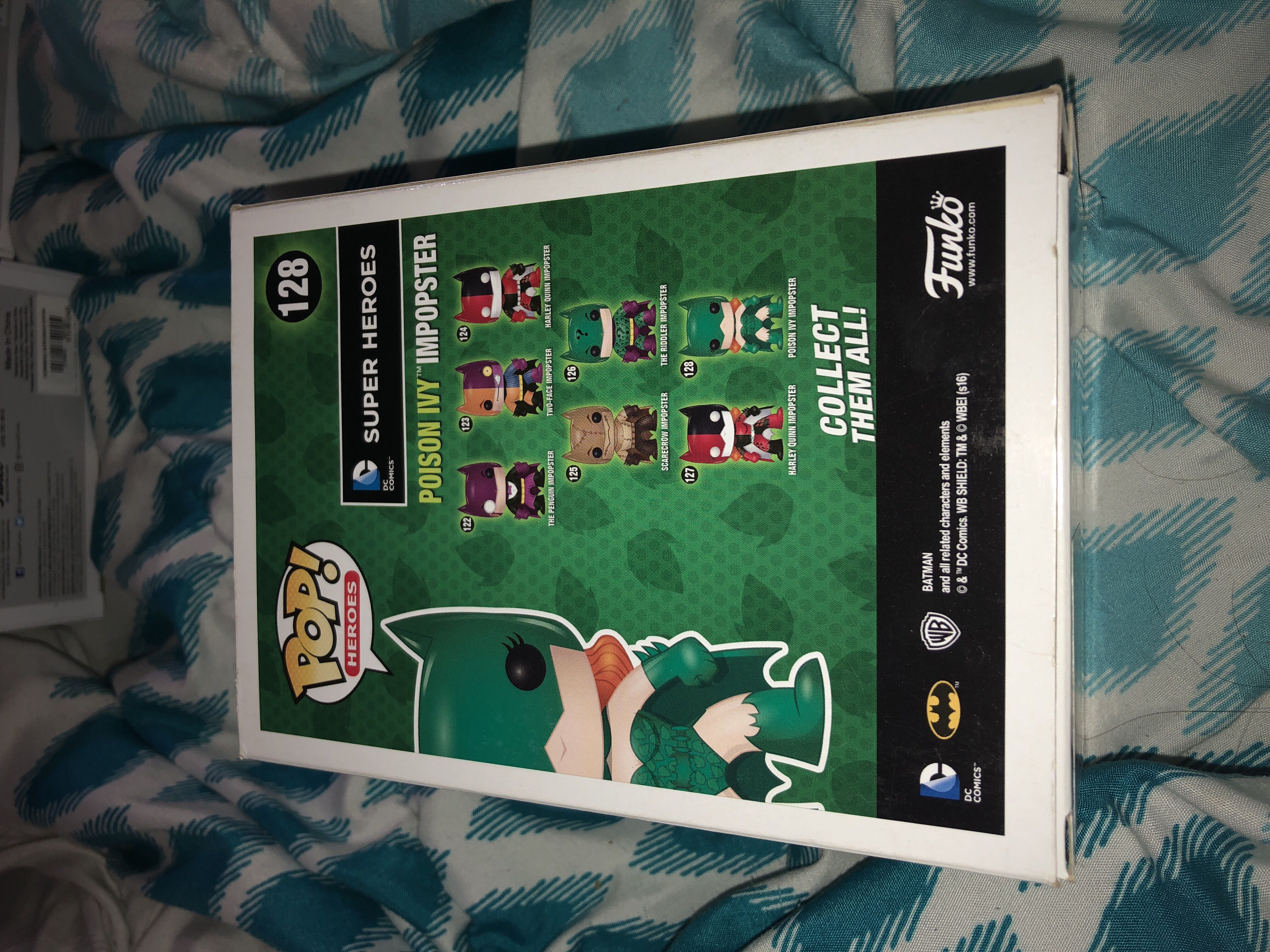 Poison Ivy Impopster - DC Universe vinyl figure collectible - Main Image 3