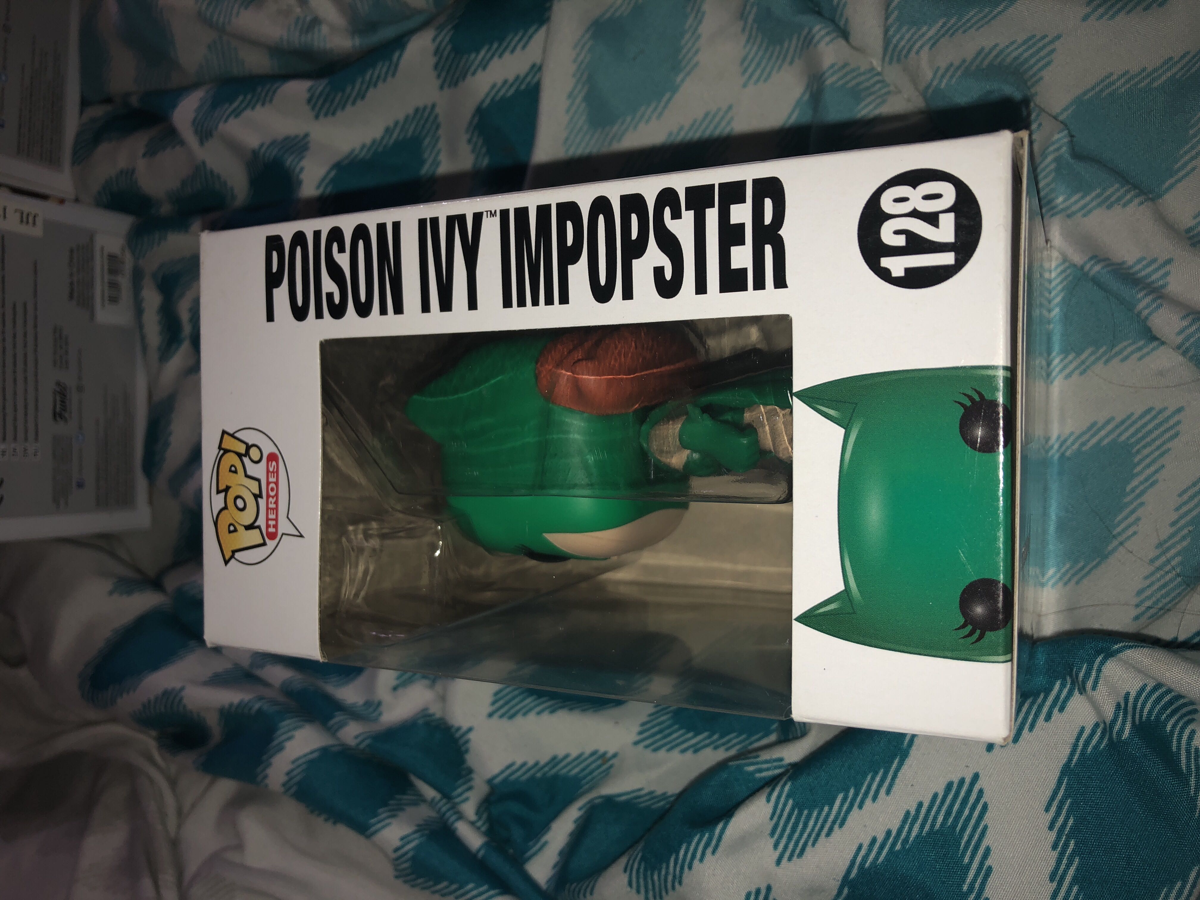 Poison Ivy Impopster - DC Universe vinyl figure collectible - Main Image 4