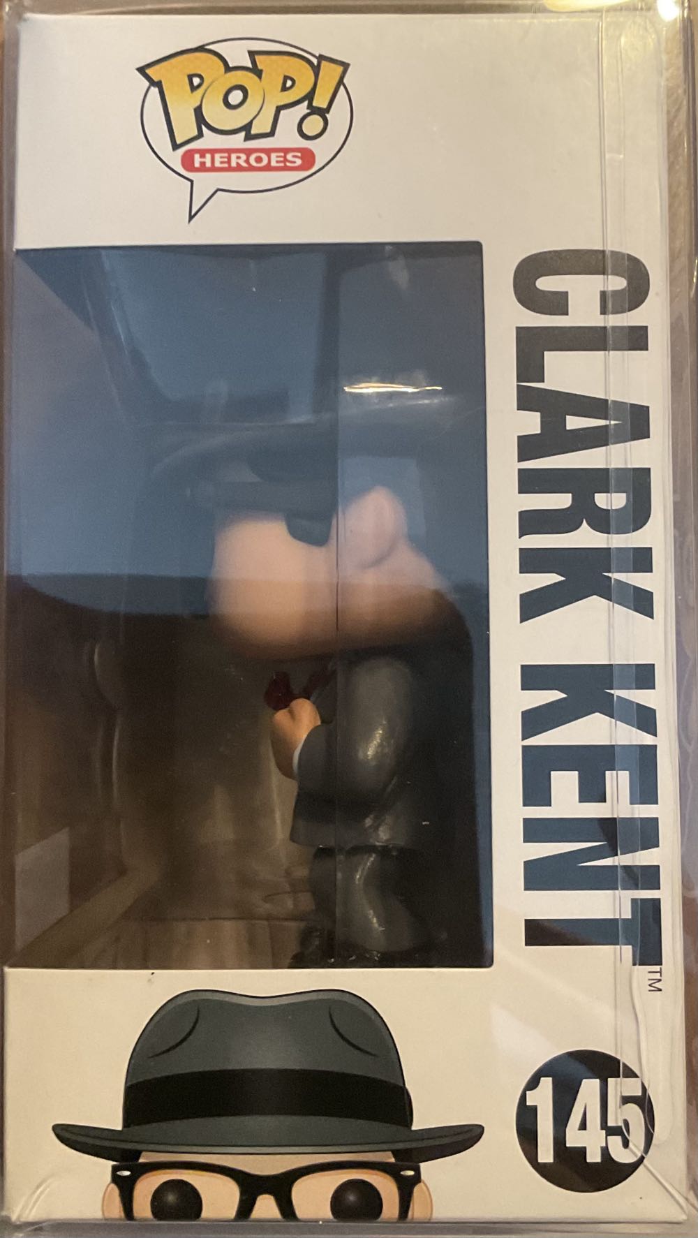 Funko Pop! Clark Kent - DC Universe vinyl figure collectible [Barcode 889698104852] - Main Image 4