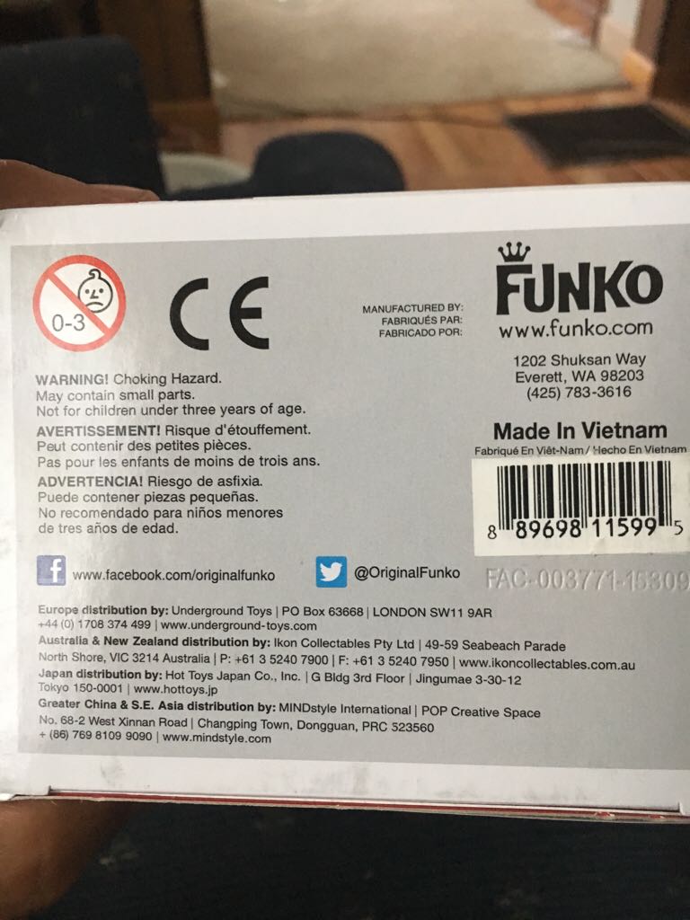 C3PO - Star Wars vinyl figure collectible [Barcode 889698115995] - Main Image 2