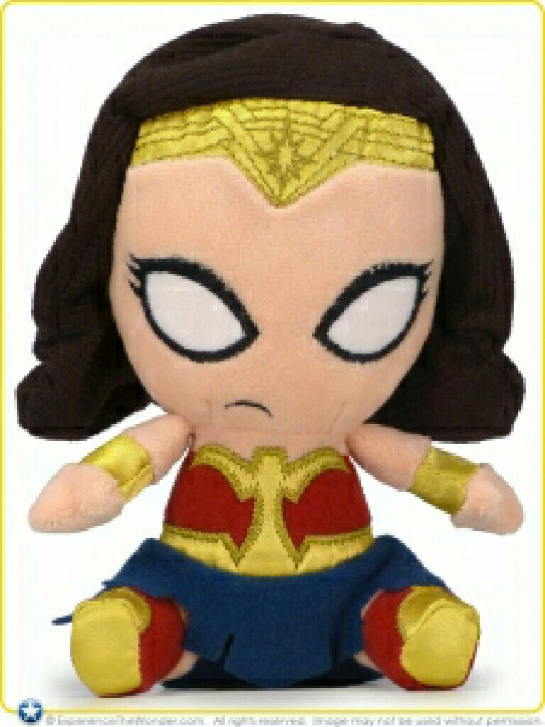 Diana Prince Gala - DC Universe vinyl figure collectible - Main Image 2