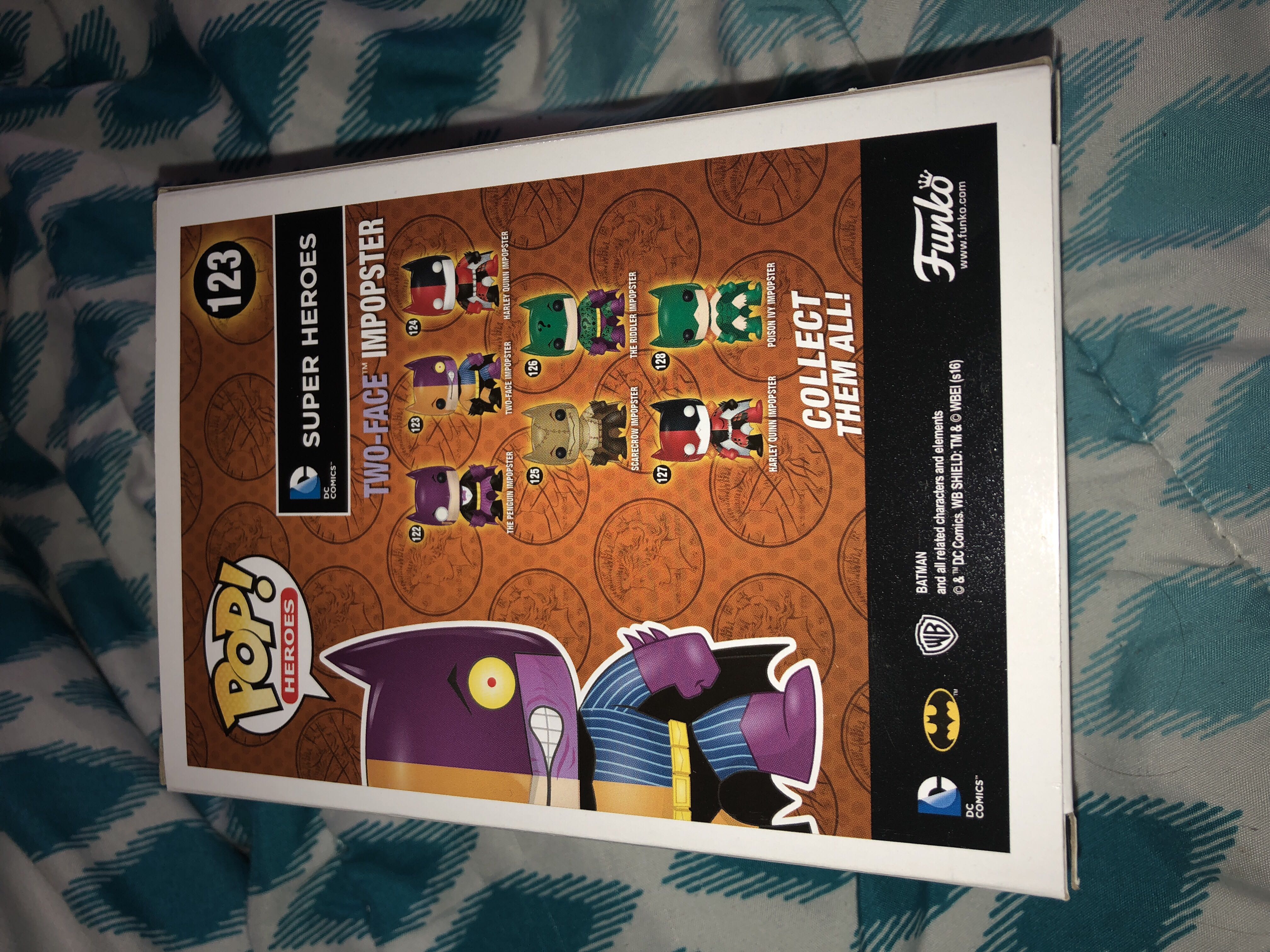 Two-face Imposter - DC Universe vinyl figure collectible [Barcode 889698107815] - Main Image 3