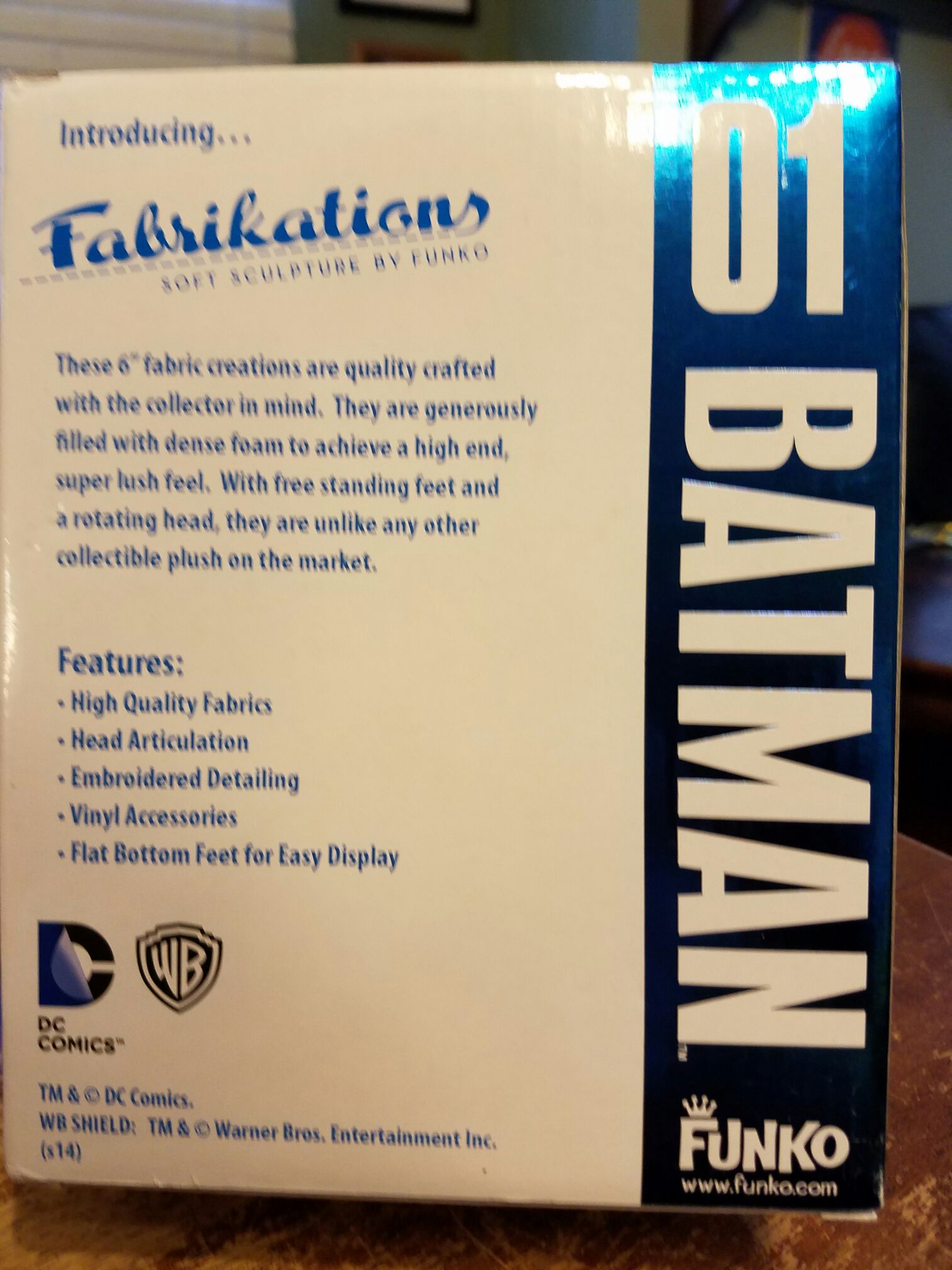 Batman - DC Universe vinyl figure collectible - Main Image 2