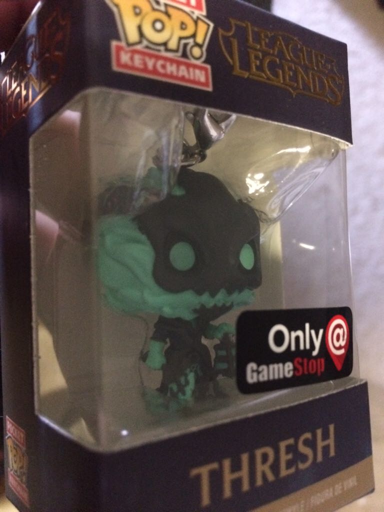 Thresh  vinyl figure collectible [Barcode 889698108584] - Main Image 2