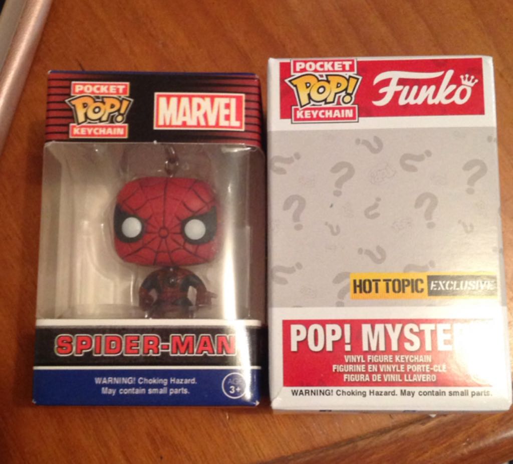 Spider-Man - Spider-Man vinyl figure collectible [Barcode 889698105910] - Main Image 2