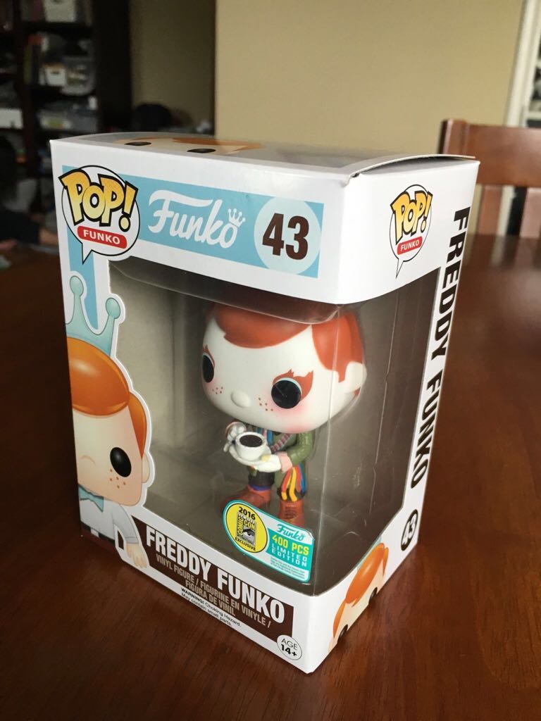 Mad Hatter  - Alice in Wonderland vinyl figure collectible - Main Image 2