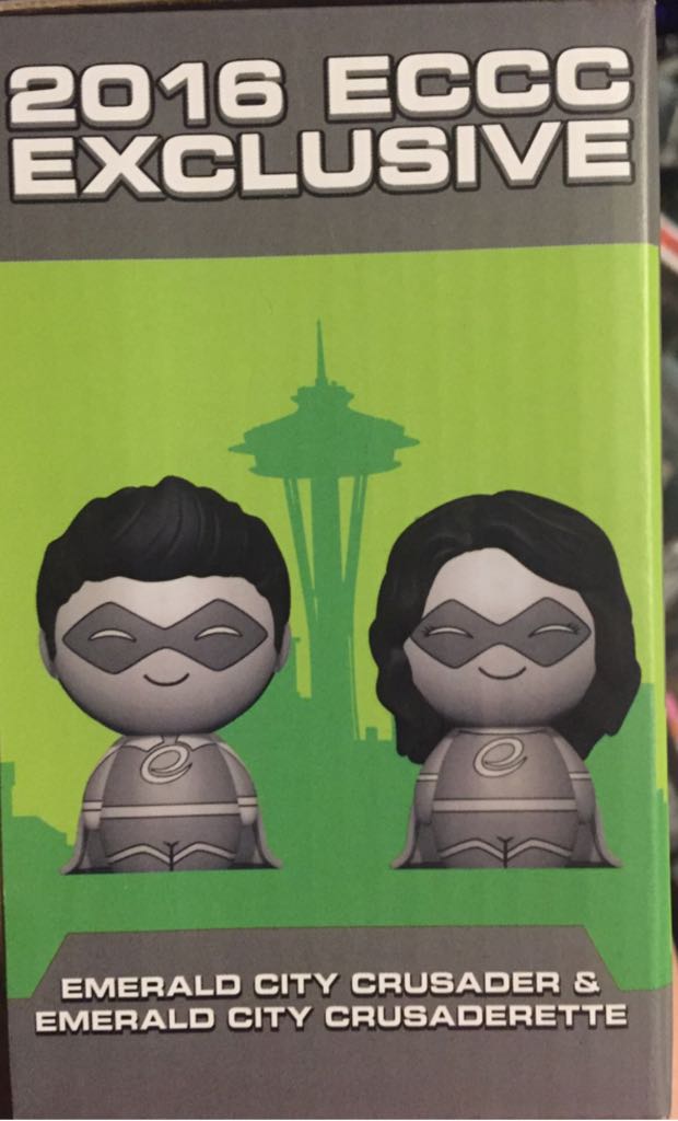 Emerald City Crusader & Crusaderette  vinyl figure collectible [Barcode 849803082857] - Main Image 2