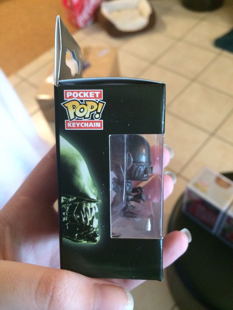 Alien - Alien vinyl figure collectible [Barcode 889698109826] - Main Image 2