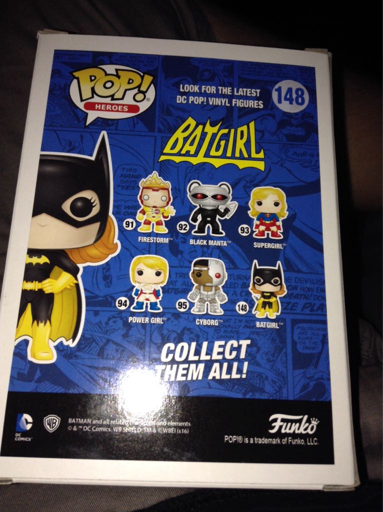 Batgirl - DC Universe vinyl figure collectible [Barcode 889698116435] - Main Image 2