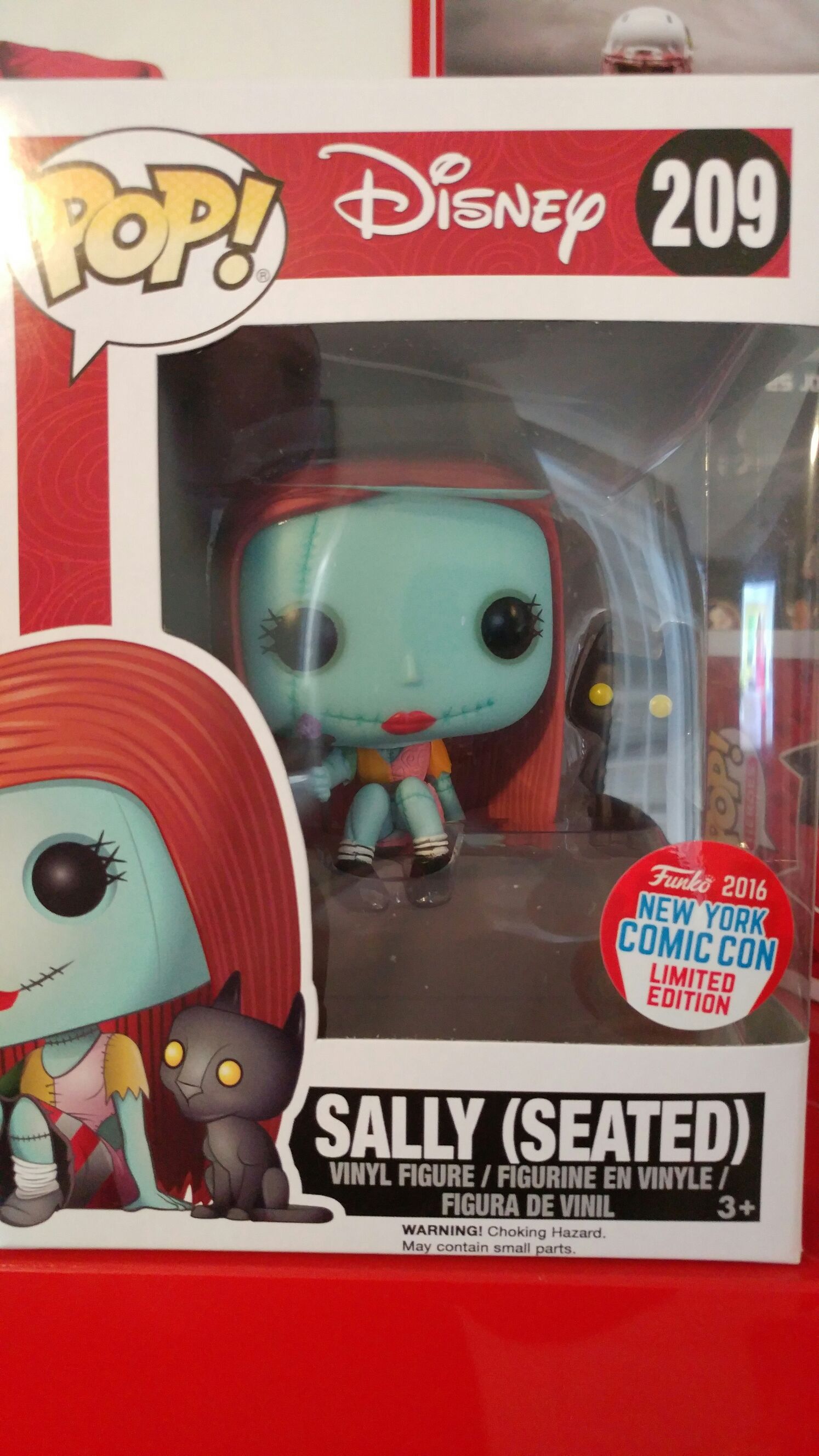 Sally (Seated w/ Cat) - The Nightmare Before Christmas vinyl figure collectible [Barcode 889698112468] - Main Image 2