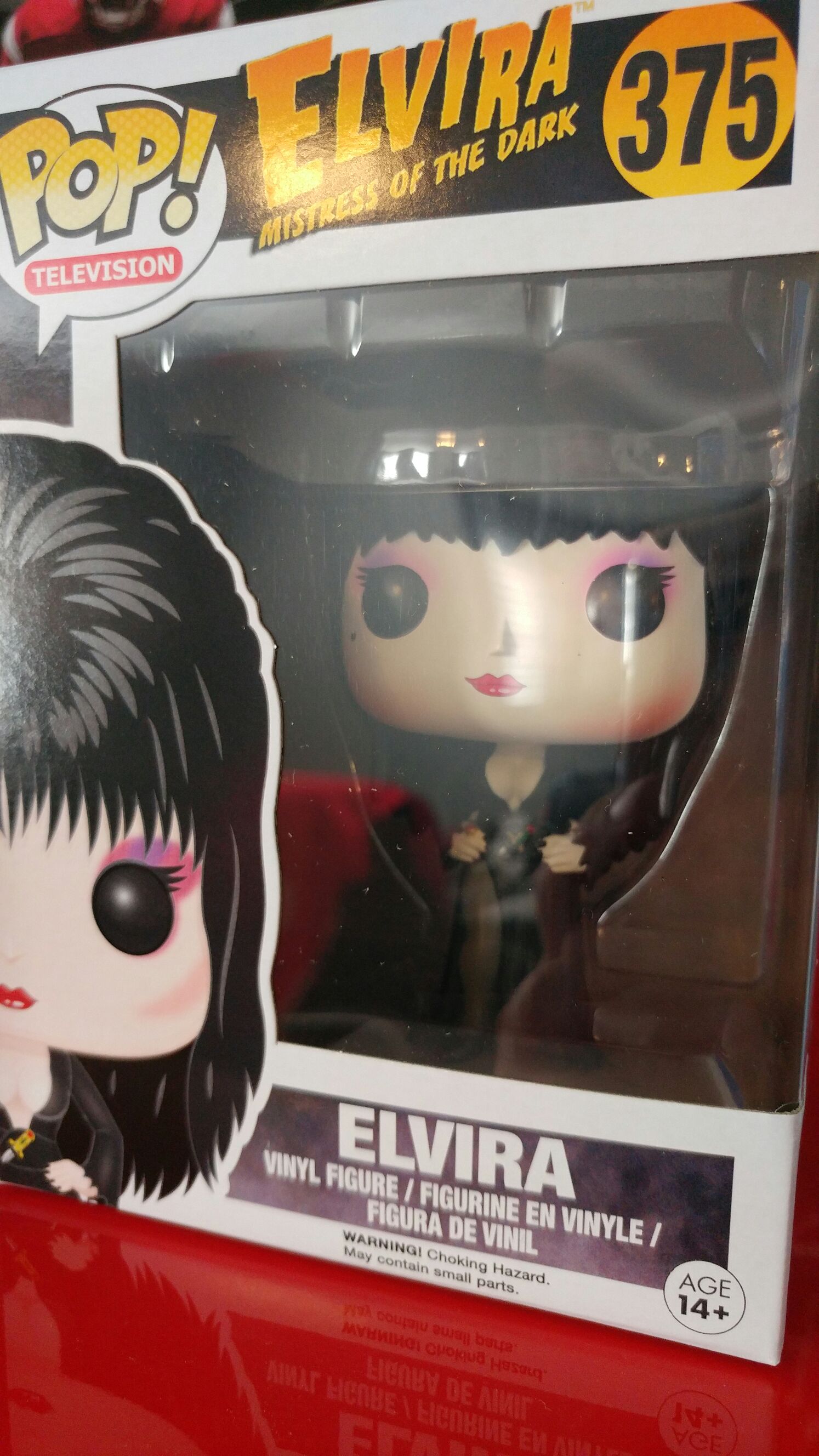 Elvira: Elvira (Black Dress) - Elvira Mistress of the Dark vinyl figure collectible [Barcode 889698112017] - Main Image 2