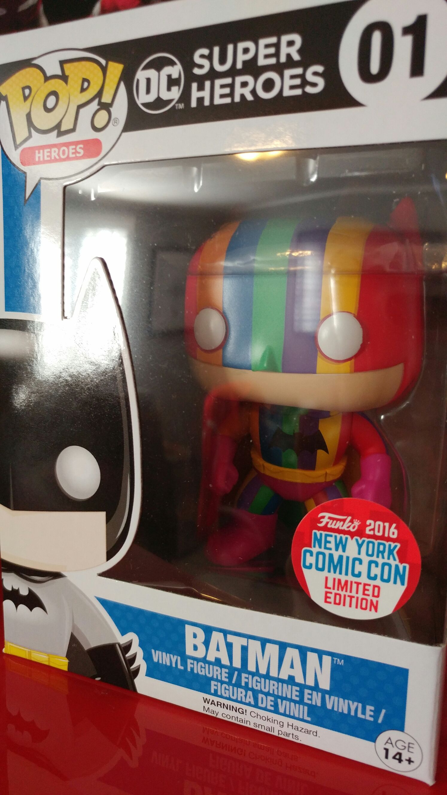 Batman (Rainbow)  vinyl figure collectible [Barcode 8164805060620] - Main Image 2