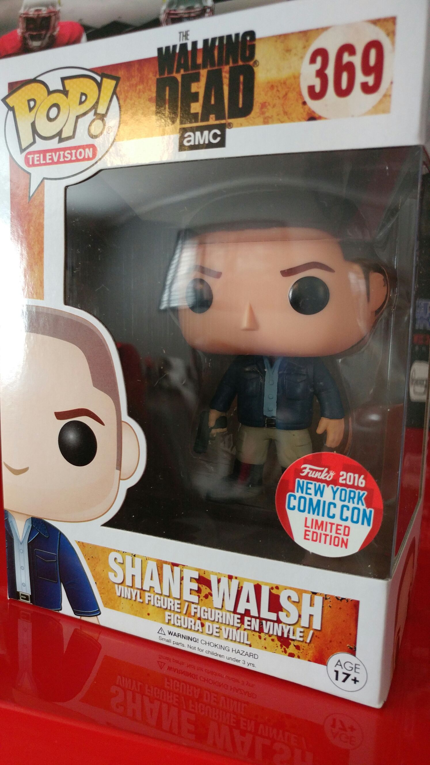 Shane Walsh - The Walking Dead vinyl figure collectible [Barcode 849803095031] - Main Image 2