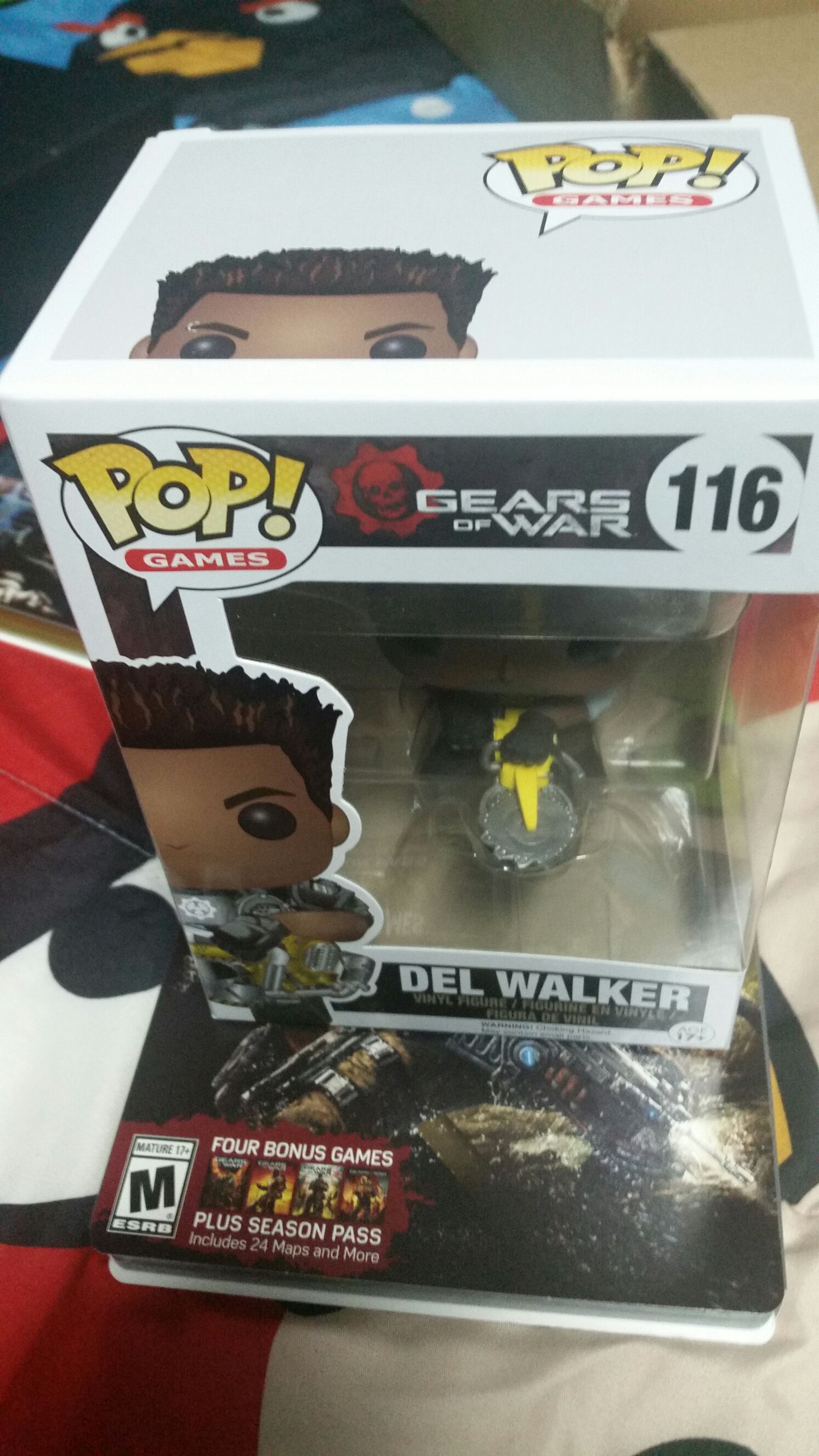 Del Walker - Gears of War vinyl figure collectible - Main Image 2