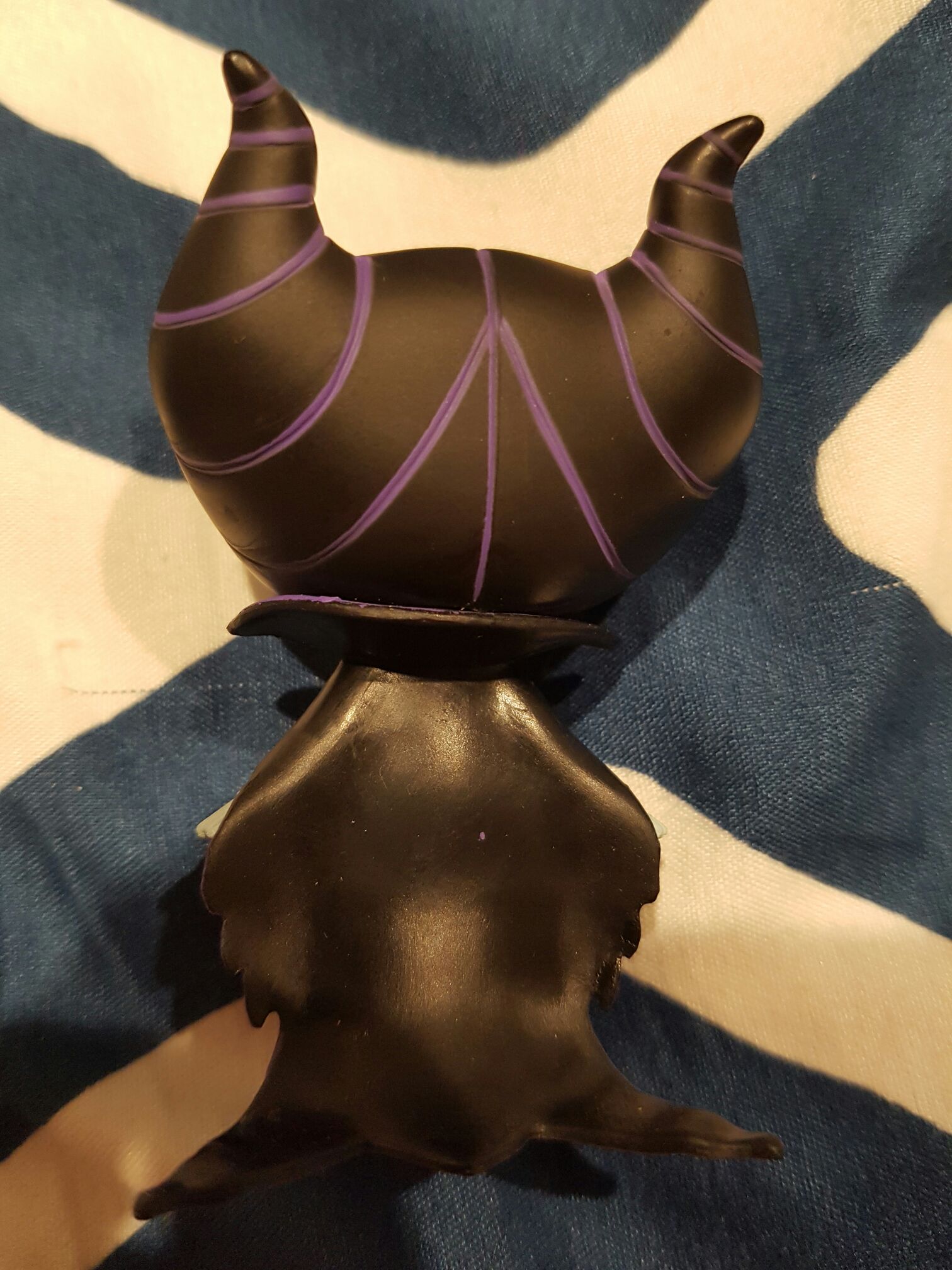 Maleficent - Disney vinyl figure collectible - Main Image 2