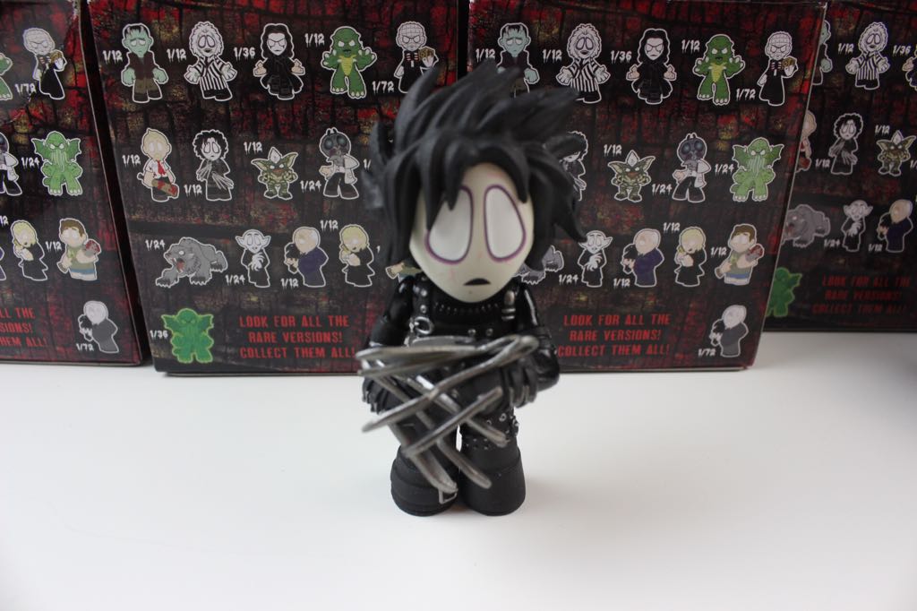 Edward Scissorhands - Edward Scissorhands vinyl figure collectible - Main Image 2
