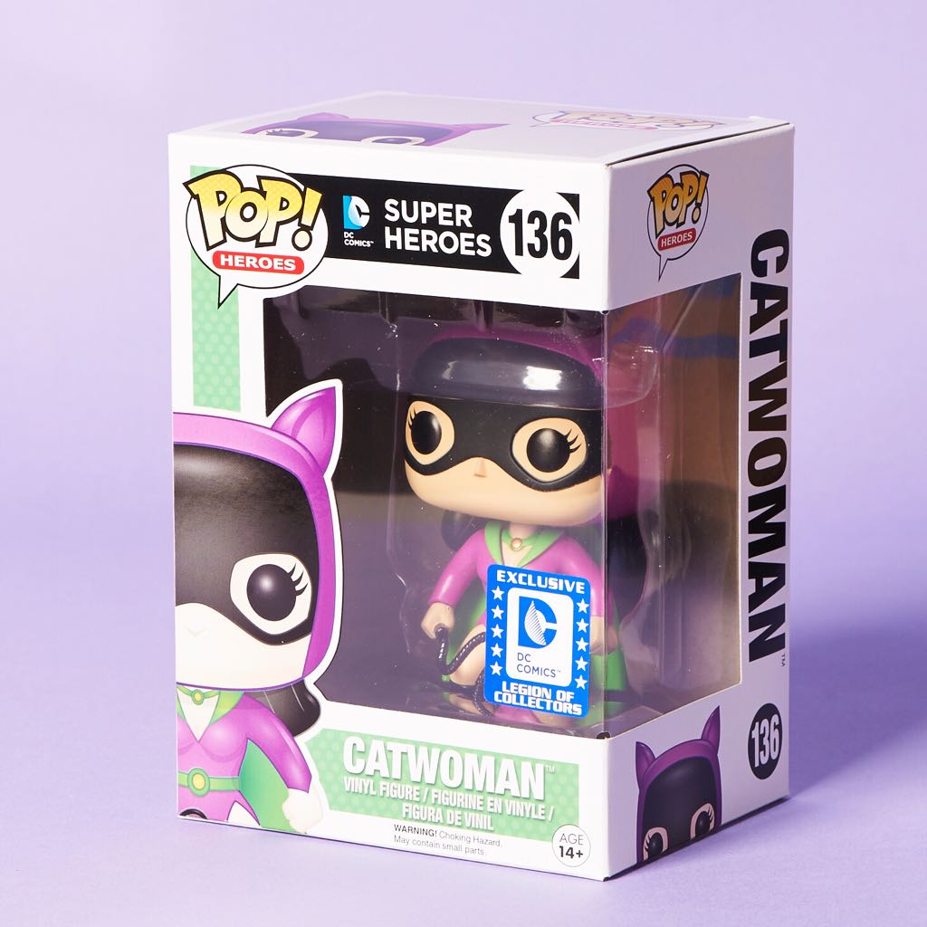 Catwoman - DC Universe vinyl figure collectible - Main Image 2