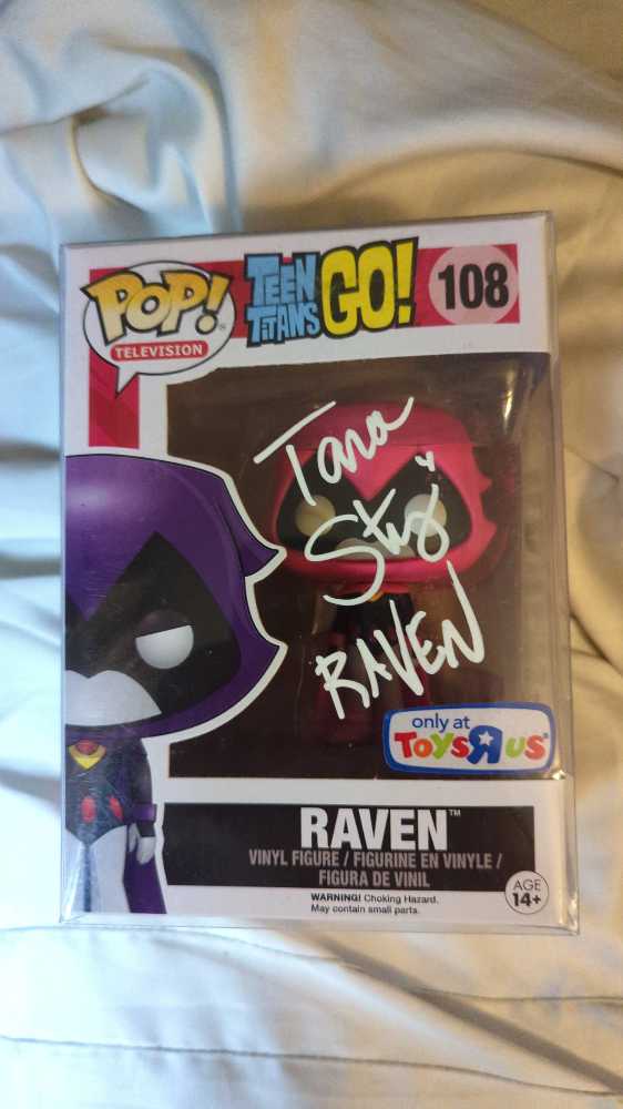 Raven (Pink) - Teen Titans Go! vinyl figure collectible [Barcode 889698114202] - Main Image 3