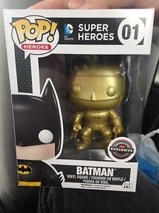 Gold Batman - DC Universe vinyl figure collectible - Main Image 2