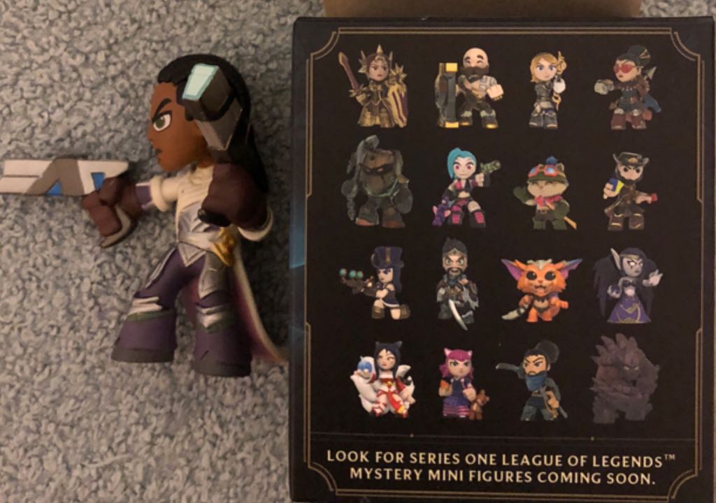 League Of Legends Mini Figure  vinyl figure collectible [Barcode 889698107976] - Main Image 2