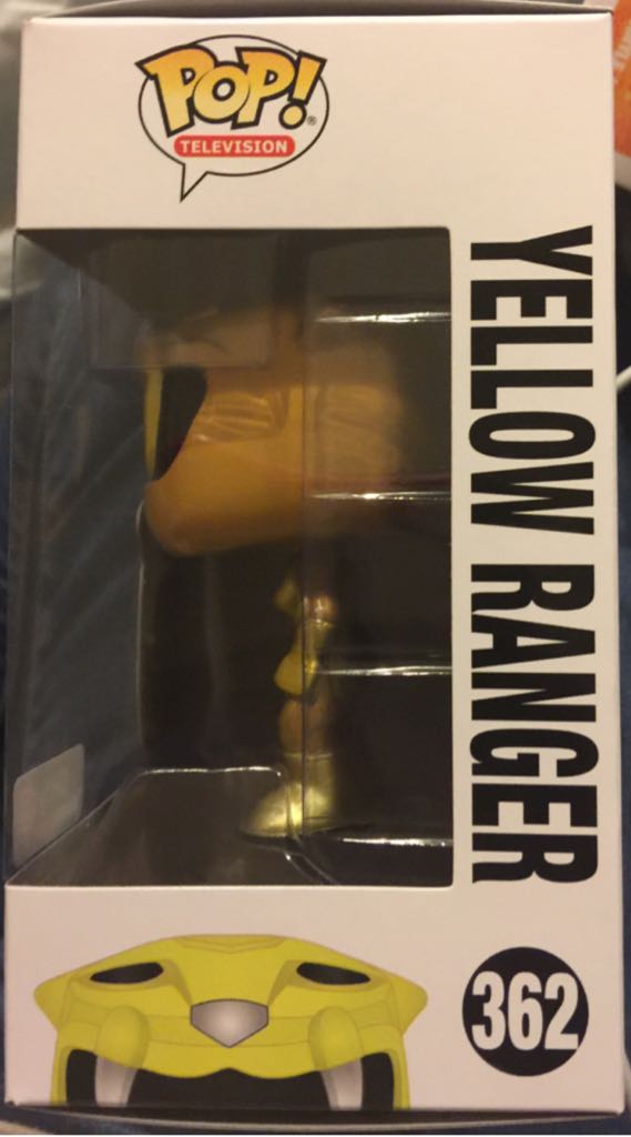 Yellow Ranger (Metallic) (Gold) - Mighty Morphin Power Rangers vinyl figure collectible [Barcode 889698119184] - Main Image 2