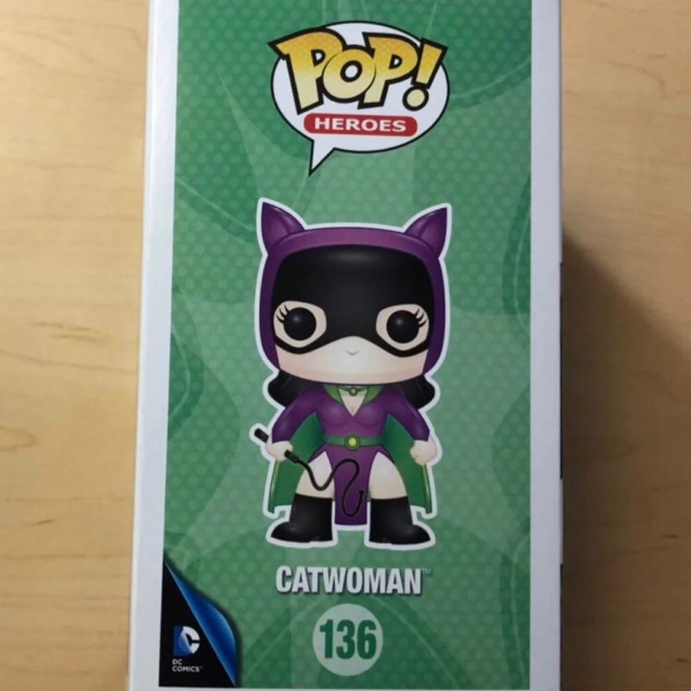 Catwoman - DC: Superheroes vinyl figure collectible - Main Image 3