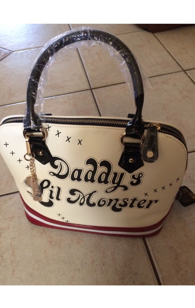 Harley Quinn Handbag   vinyl figure collectible [Barcode 190371231797] - Main Image 2