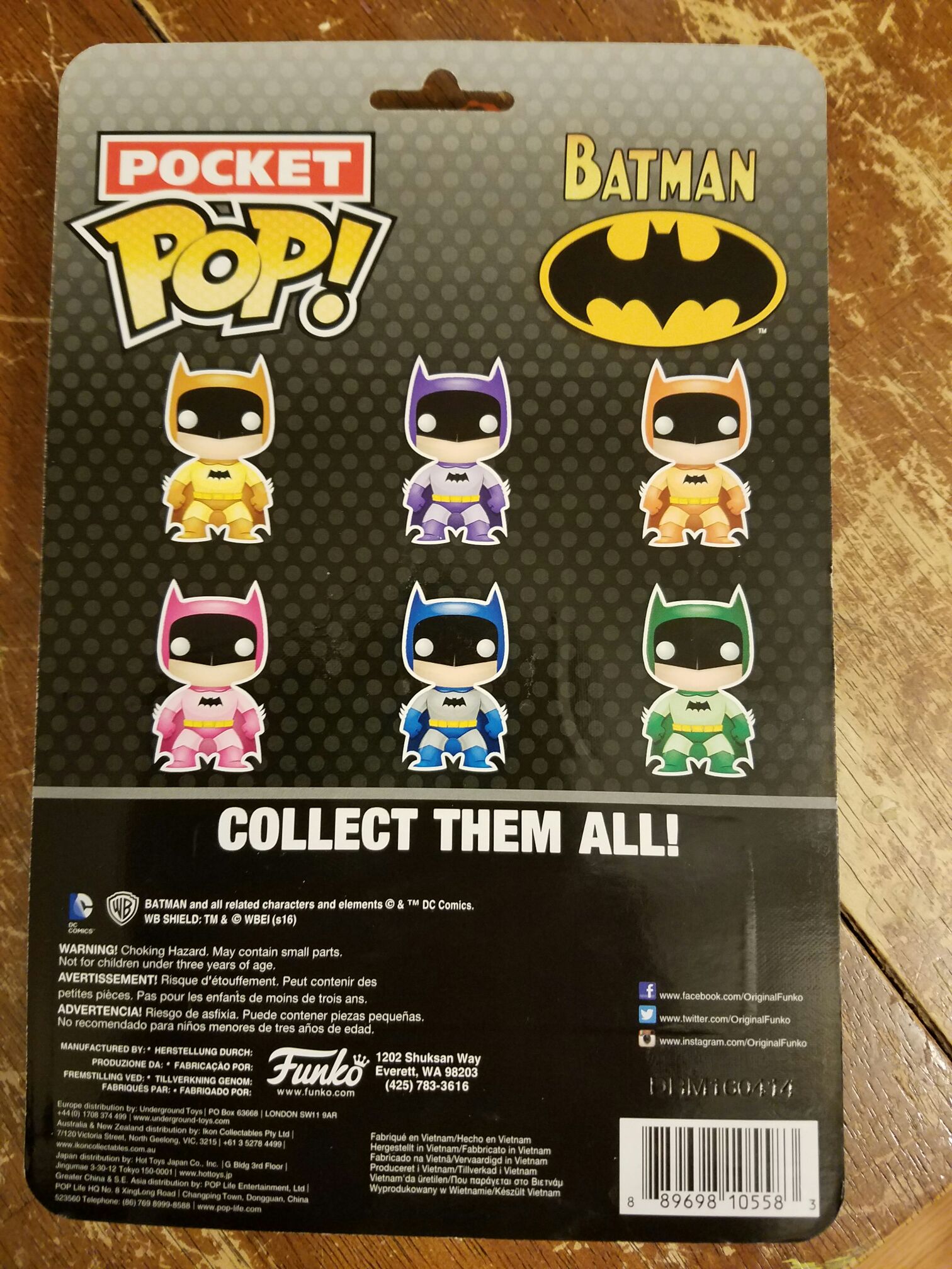 Batman - Batman vinyl figure collectible [Barcode 889698105590] - Main Image 2