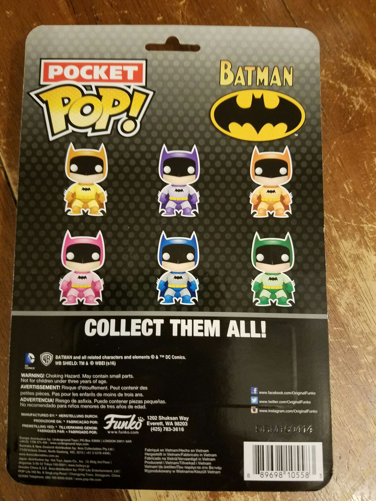 Batman - DC Universe vinyl figure collectible [Barcode 889698105583] - Main Image 2