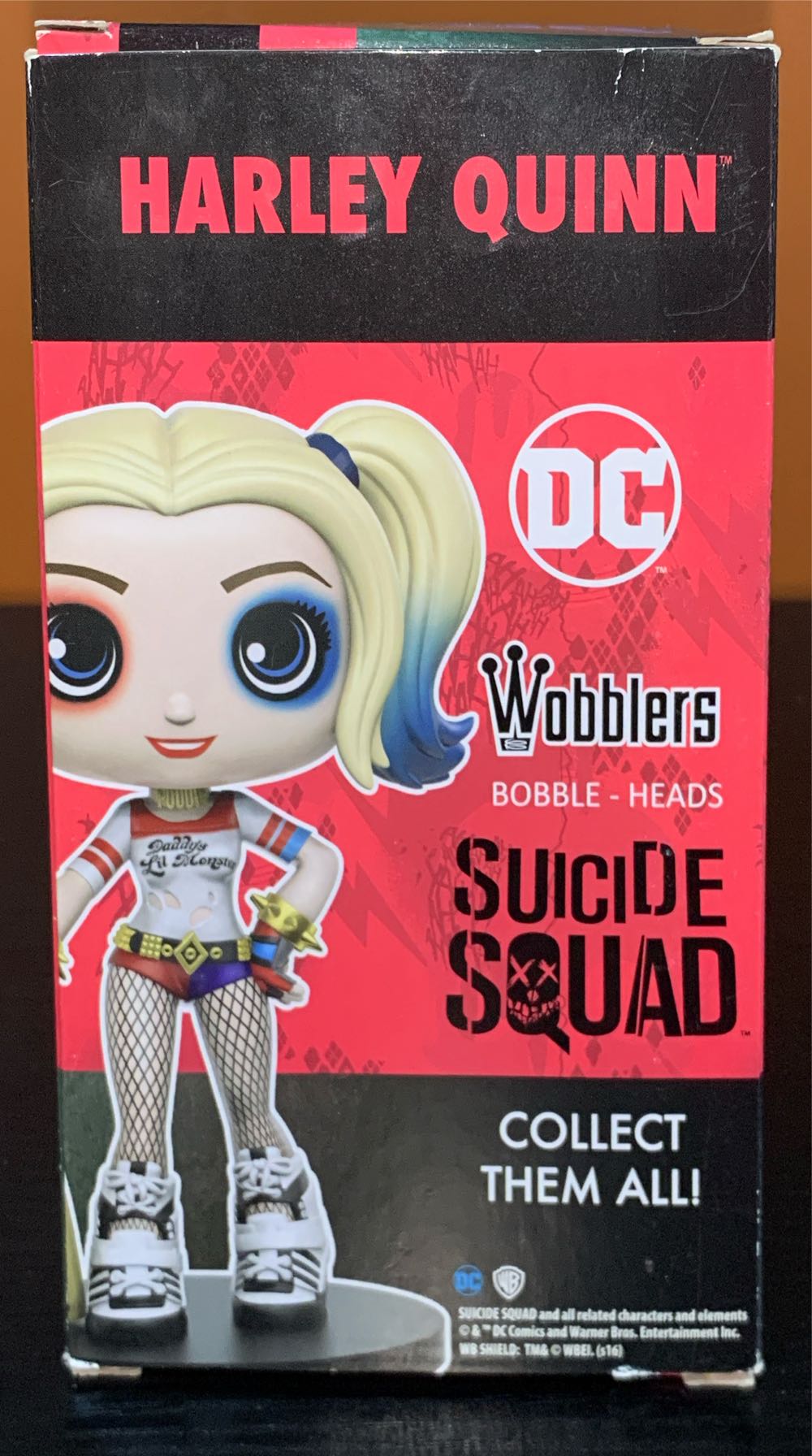 Harley Quinn  vinyl figure collectible [Barcode 889698112758] - Main Image 3
