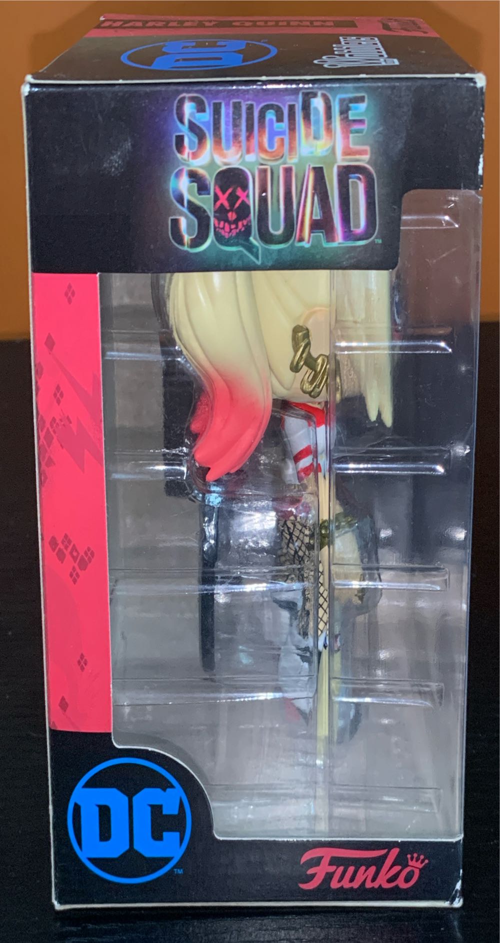 Harley Quinn  vinyl figure collectible [Barcode 889698112758] - Main Image 4