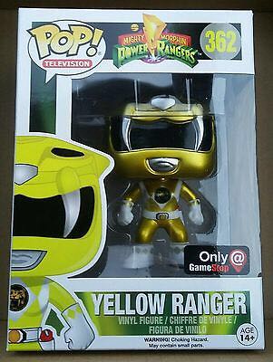 Yellow Power Ranger (Metallic) - Mighty Morphin Power Rangers vinyl figure collectible - Main Image 2