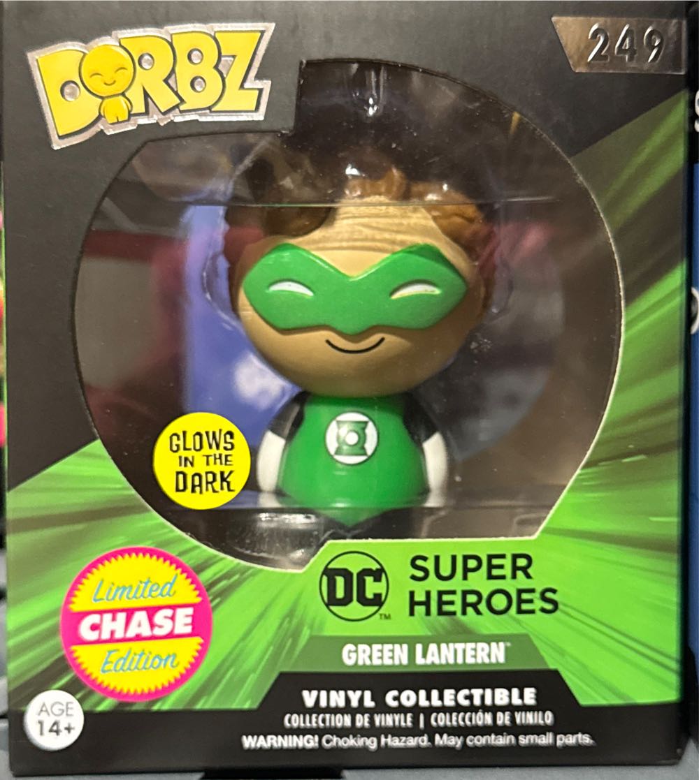 Green Lantern - DC Universe vinyl figure collectible [Barcode 889698113748] - Main Image 3