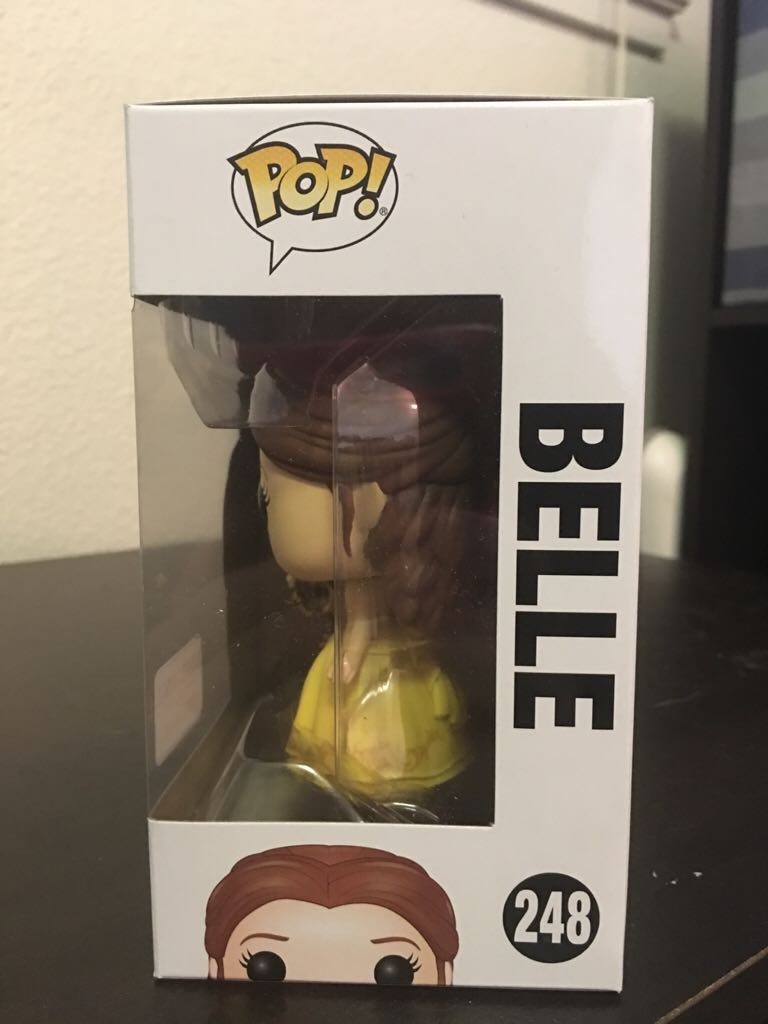 Belle - Beauty and the Beast vinyl figure collectible [Barcode 889698123273] - Main Image 2
