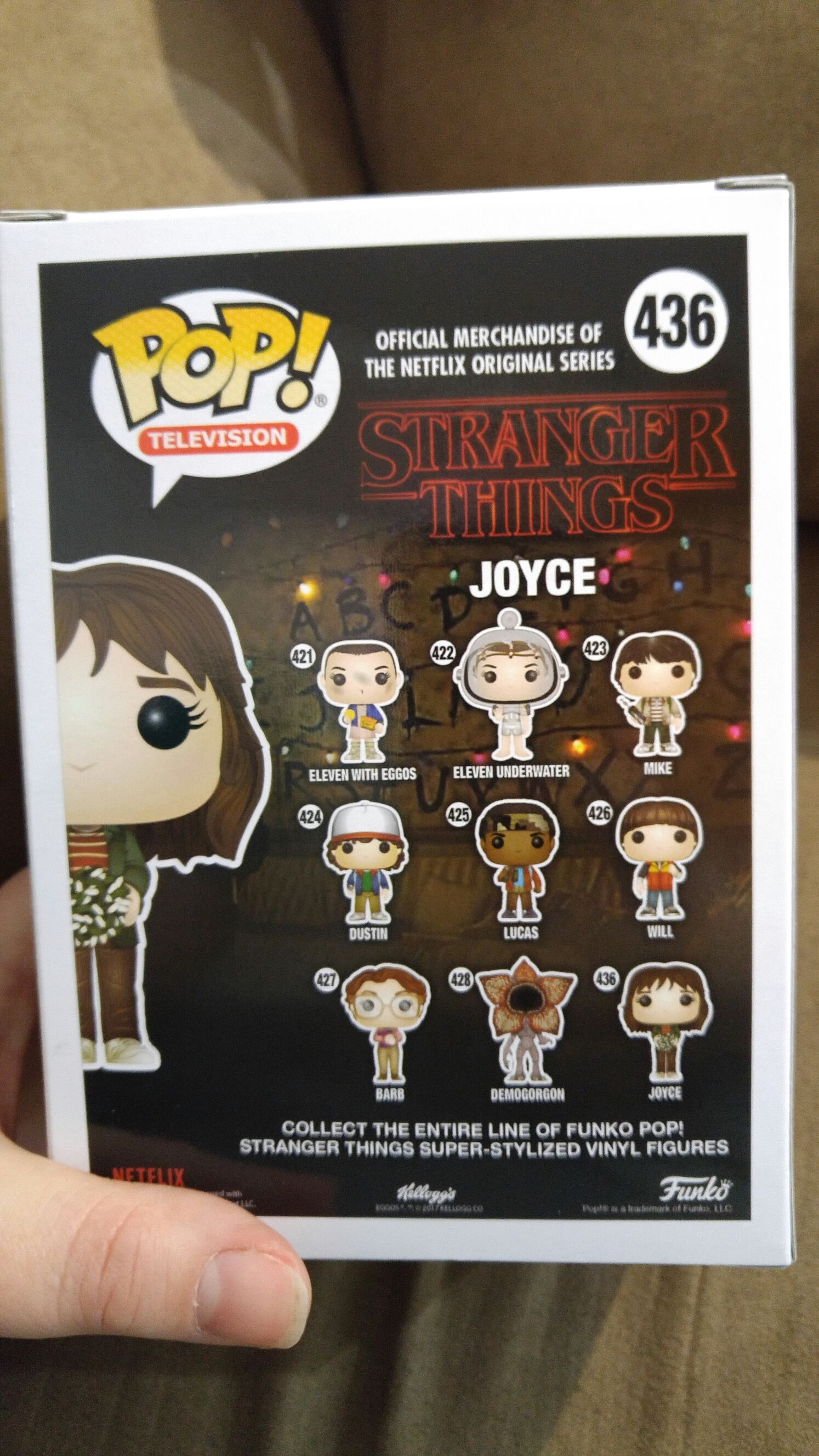 Joyce - Stranger Things - Stranger Things vinyl figure collectible [Barcode 889698133470] - Main Image 2