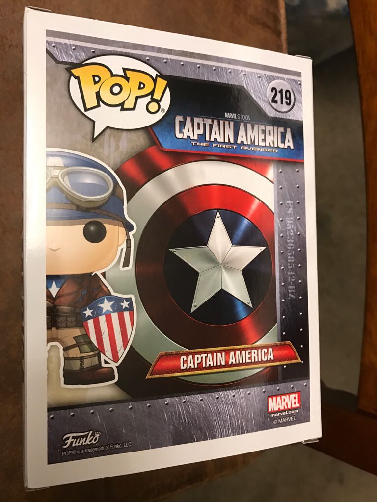 Captain America - Captain America vinyl figure collectible [Barcode 889698130271] - Main Image 2