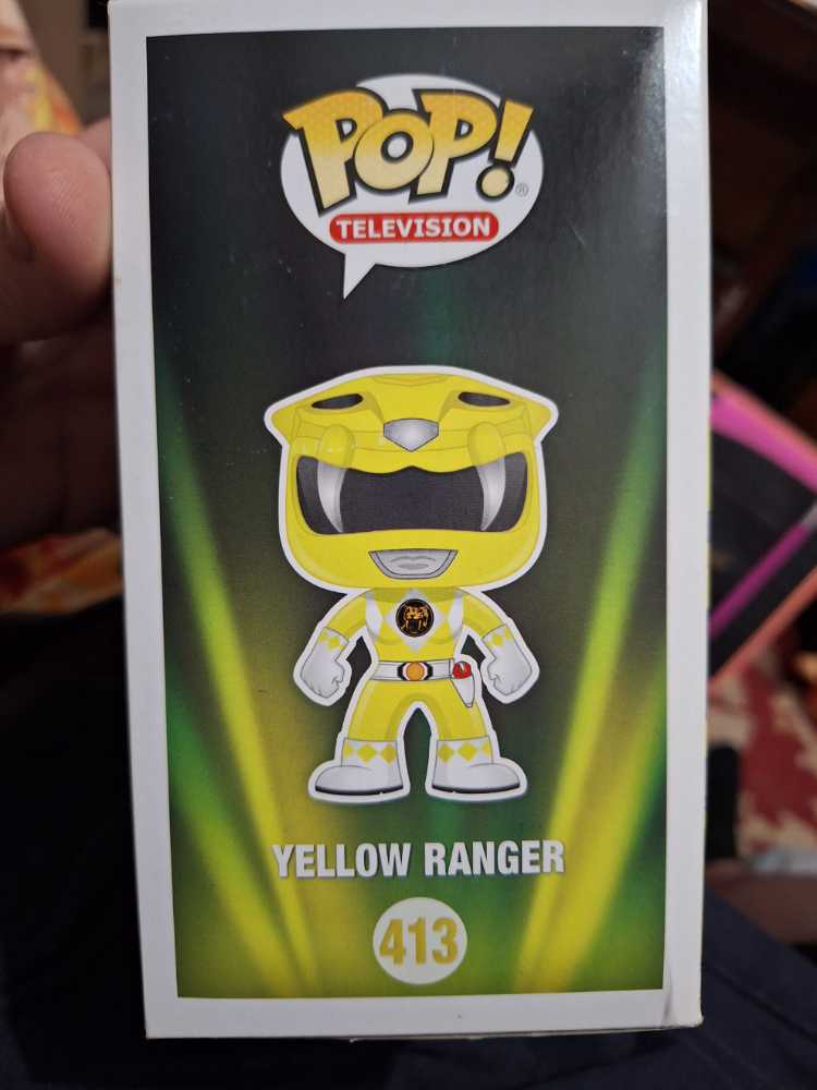 Mighty Morphin Power Rangers: Yellow Ranger (Morphing) - Mighty Morphin Power Rangers vinyl figure collectible [Barcode 889698126267] - Main Image 3