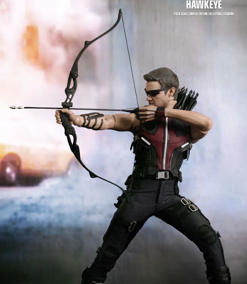 Hawkeye - Marvel Universe vinyl figure collectible - Main Image 3