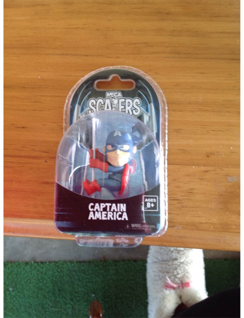 Captain America: Captain America Scaler - Captain America vinyl figure collectible [Barcode 634482145234] - Main Image 2