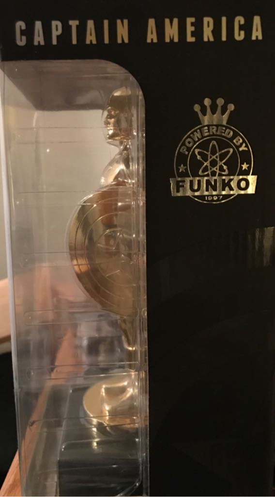 Marvel Collector Corps Captain America - Captain America vinyl figure collectible - Main Image 2