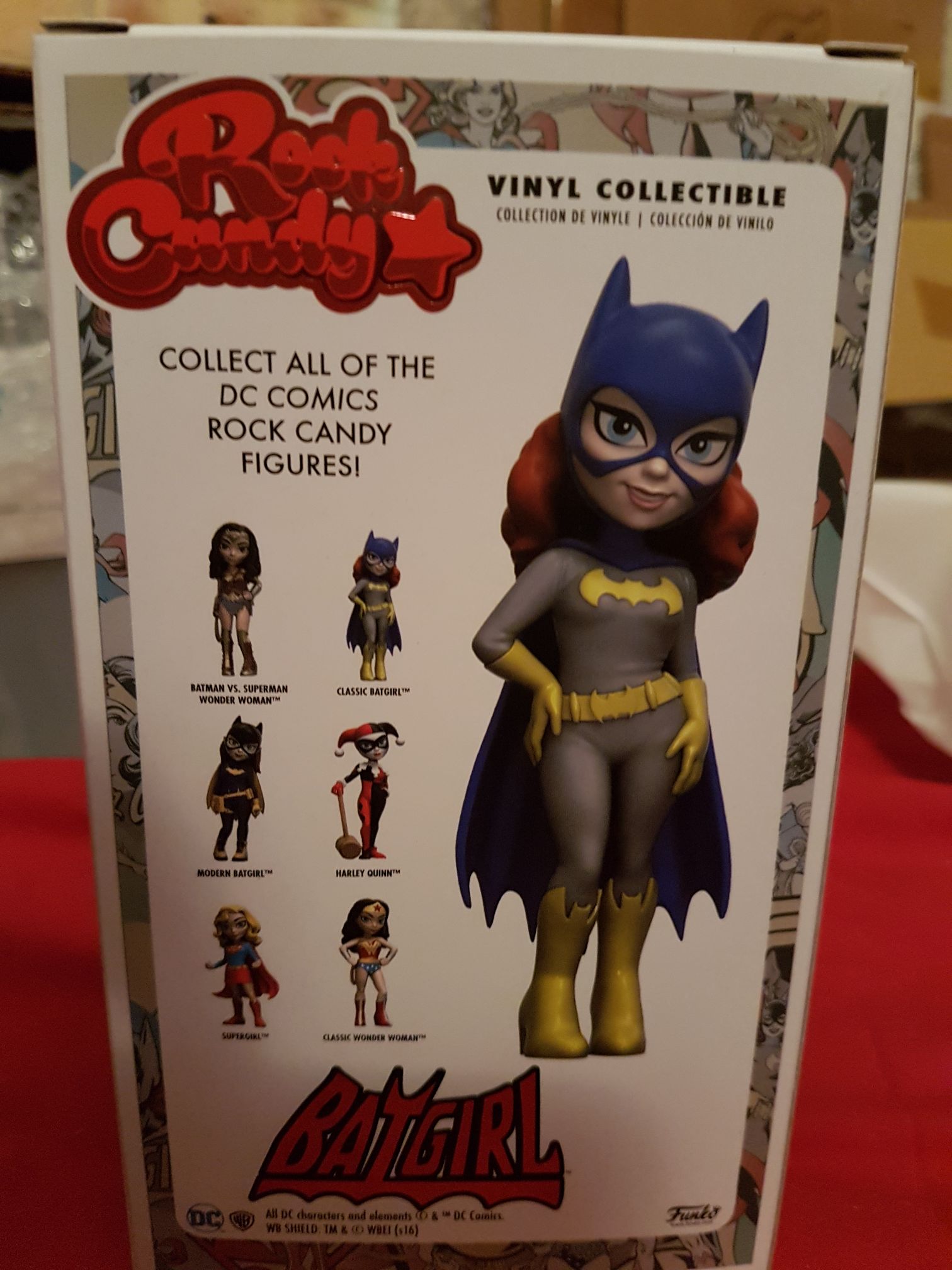 Batgirl - DC Universe vinyl figure collectible [Barcode 889698126885] - Main Image 2