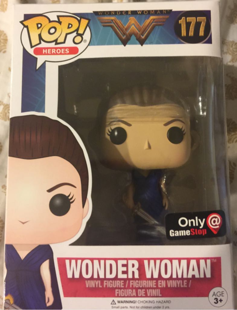 Wonder Woman - Wonder Woman vinyl figure collectible [Barcode 889698125444] - Main Image 2